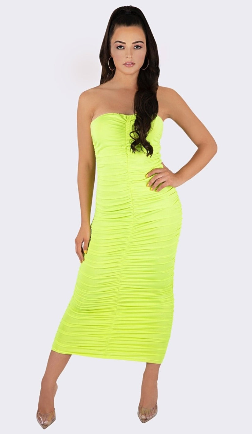 'DAPHNE' Ruched Strapless Maxi Dress - Neon Yellow - GLAMBAE FASHION